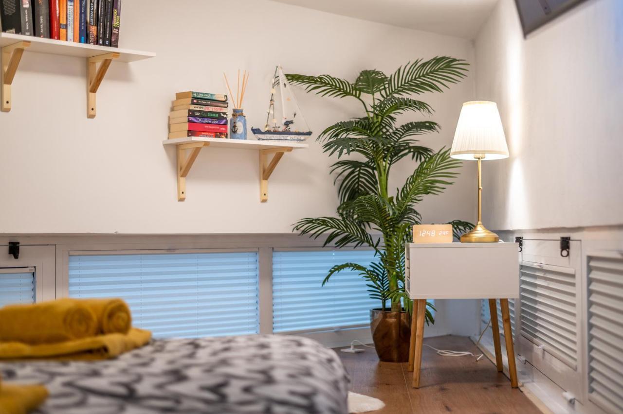 Studio Apartment Lion Portorose Экстерьер фото